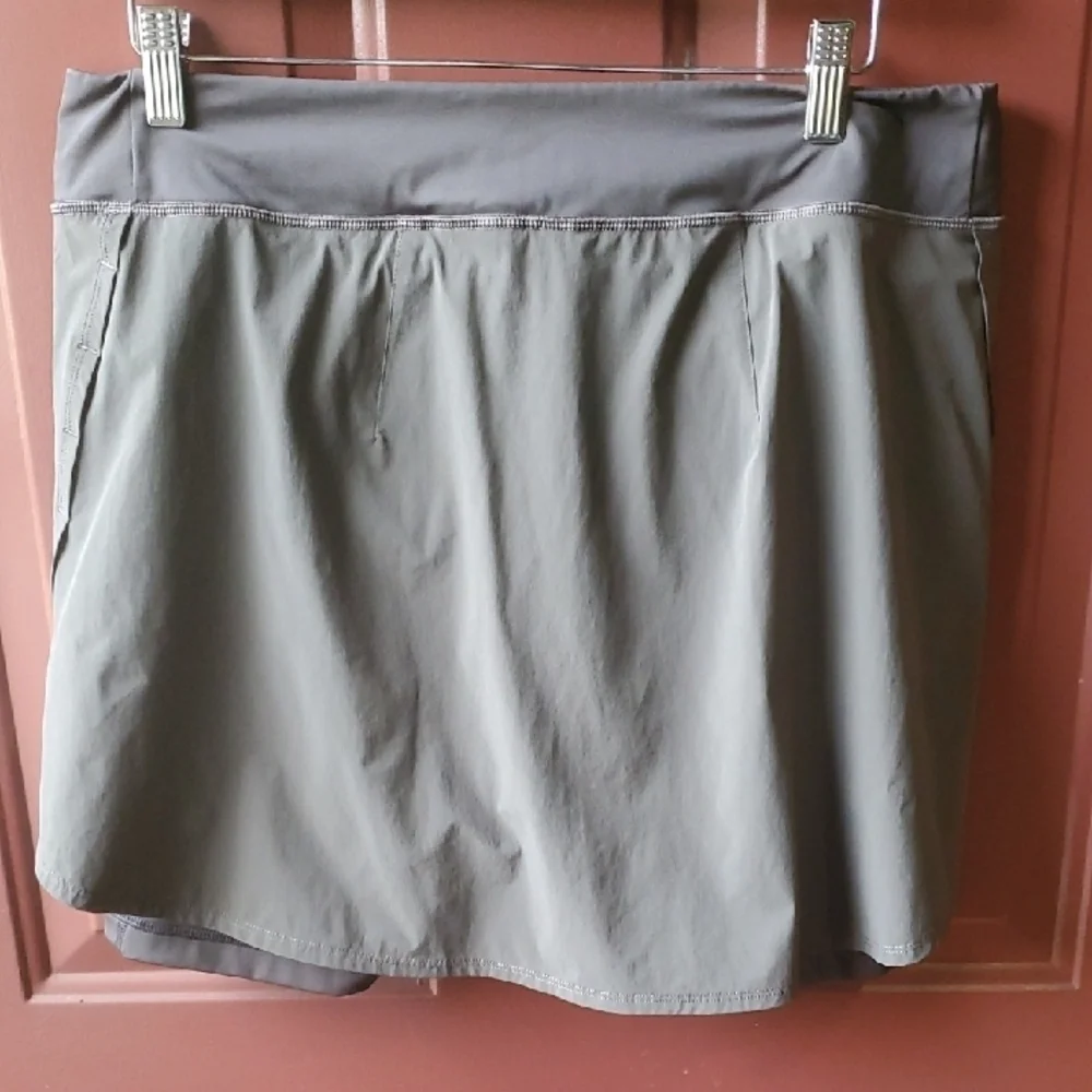 Fjallraven Women's Abisko MIDSUMMER Skort in Gray
